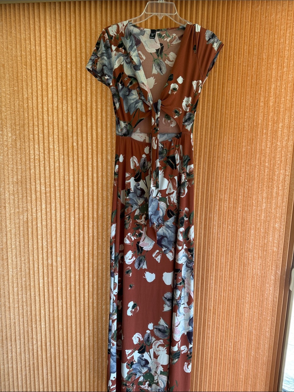 Windsor Floral Wrap/Tie Front Peekaboo Maxi Dress in Rust Size S
